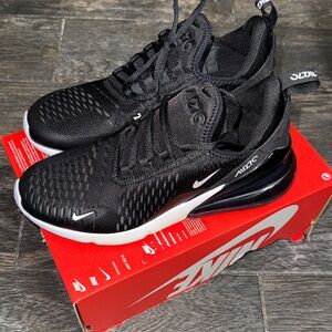 New Nike Air Max 270 Youth Shoes size 6